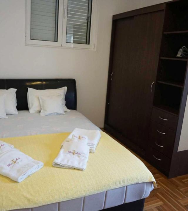 Guest House Ratko Rafailovici Exterior photo